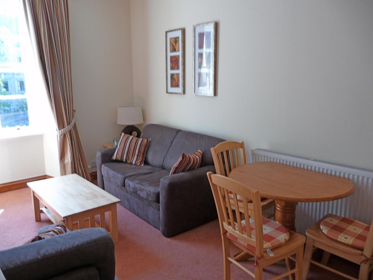 Skene Terrace Apartments Aberdeen Bagian luar foto