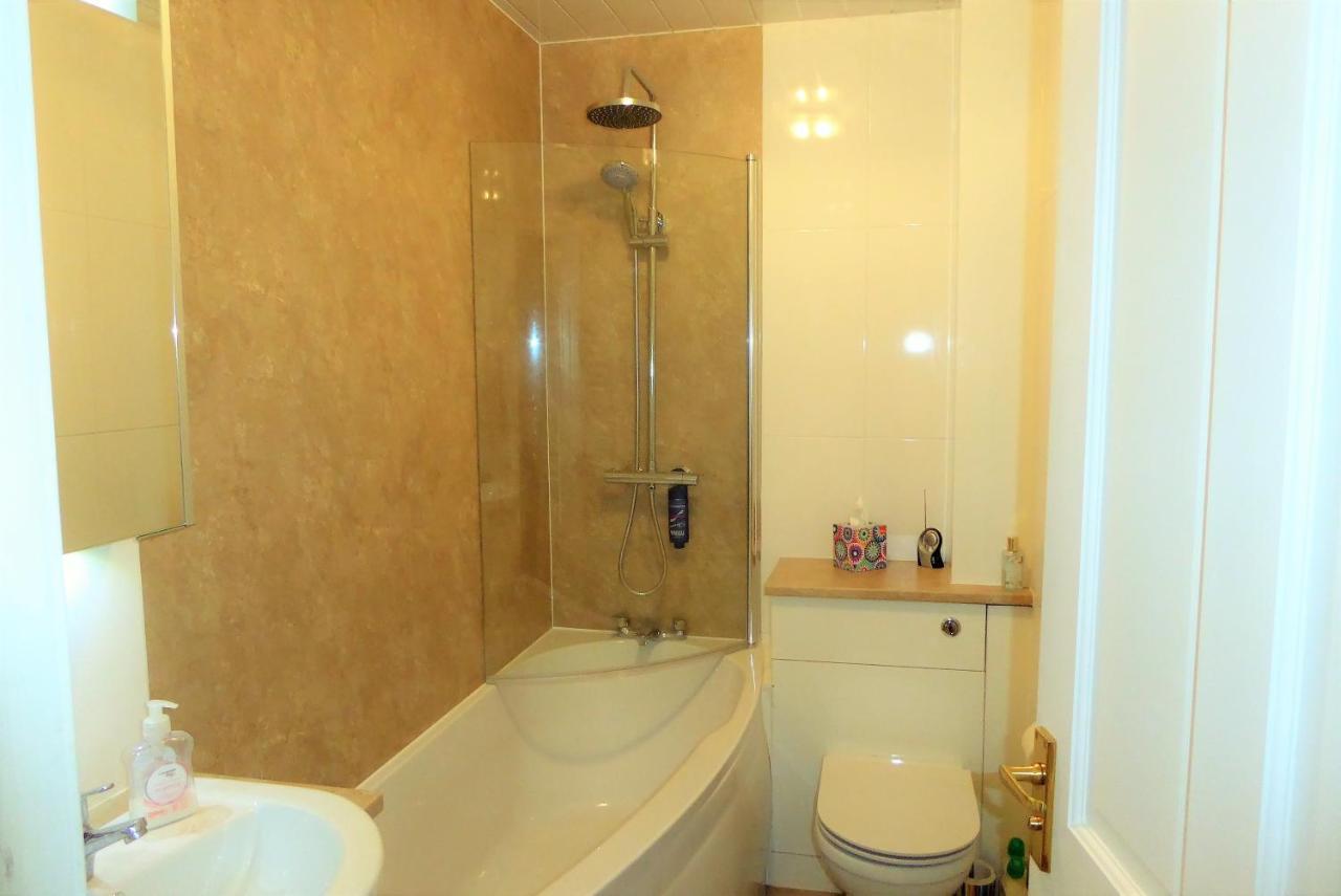 Skene Terrace Apartments Aberdeen Bagian luar foto